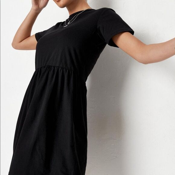 Misguided black short sleeve smock dress Size: XL NWT - Picture 2 of 8